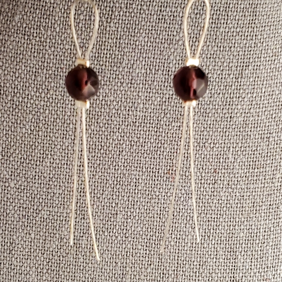 Dark red dangle earrings - Picture 1 of 2